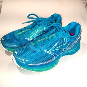 Women's Teal Blue Size 7.5 Brooks Adrenaline ASR 7